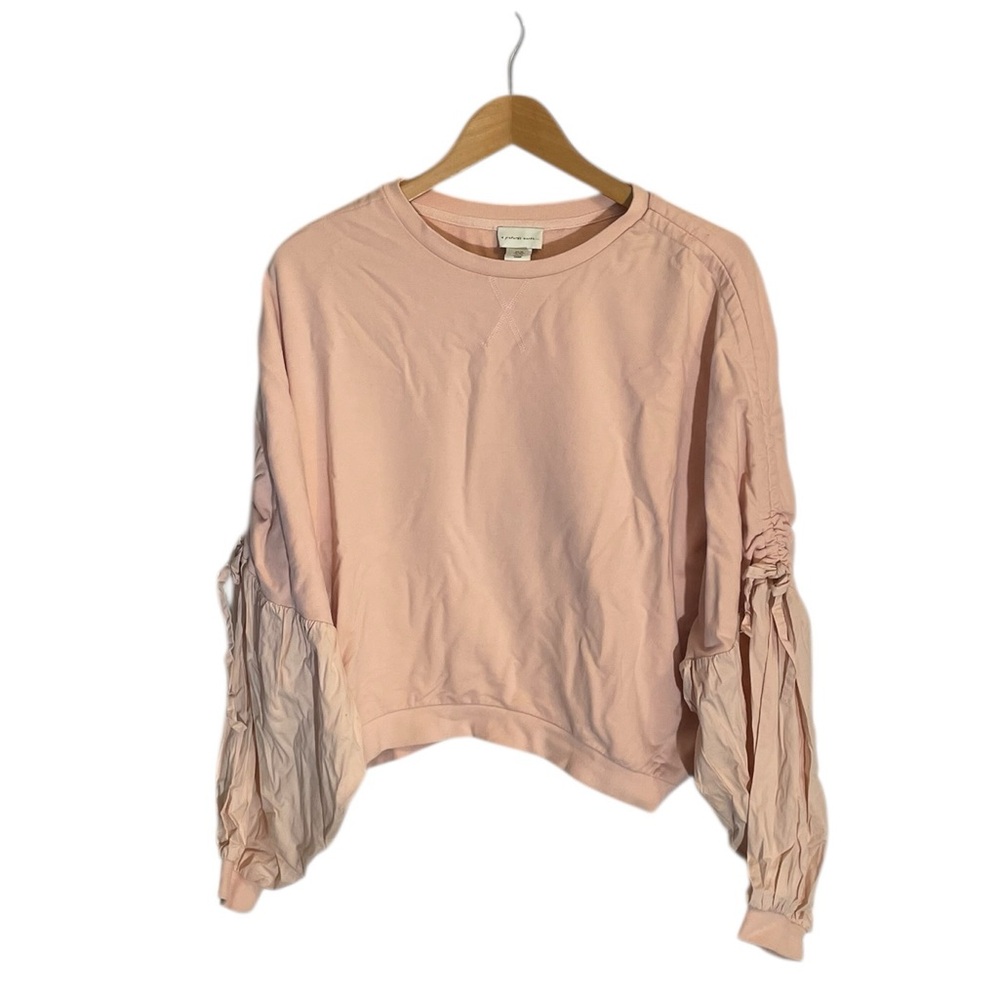 Y4- light pink crew neck a pictures worth medium med m